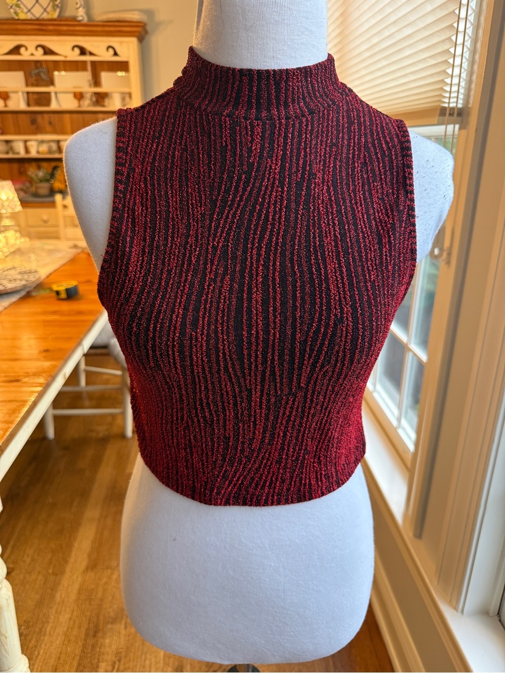 Madden NYC Metallic Red Black Mock Neck Sleeveless Top Size M Y2K Party
